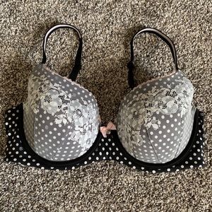 Victoria’s Secret Body Lined Demi With White Lace